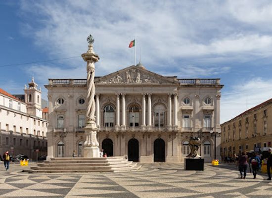 portugal/lisbon/landmark/pelourinho-de-lisboa