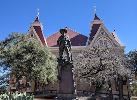 texas/hill-country/landmark/old-main