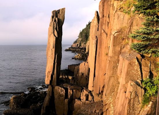 canada/maritimes/landmark/balancing-rock