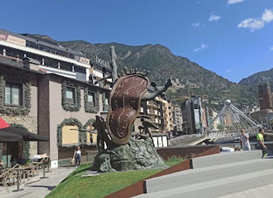 andorra/andorra-la-vella/landmark/placa-de-la-rotonda