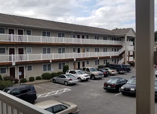 west-virginia/fairmont/landmark/falconcrest