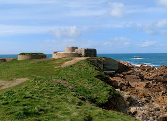 guernsey/lihou/landmark/fort-hommet