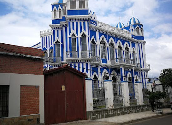 bolivia/tarija/landmark/castillo-azul-moises-navajas
