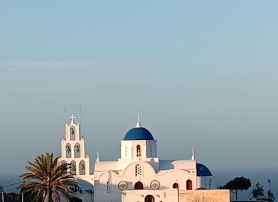 greece/santorini/landmark/traditional-village