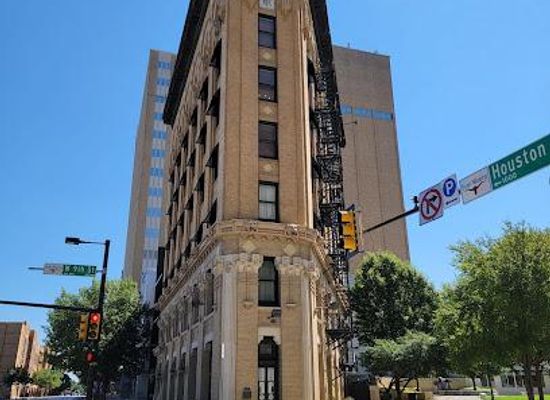 texas/north-texas/landmark/fort-worth-s-flatiron-building
