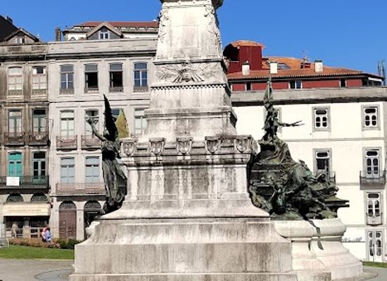 portugal/porto/ribeira/landmark/monument-infante-dom-henrique