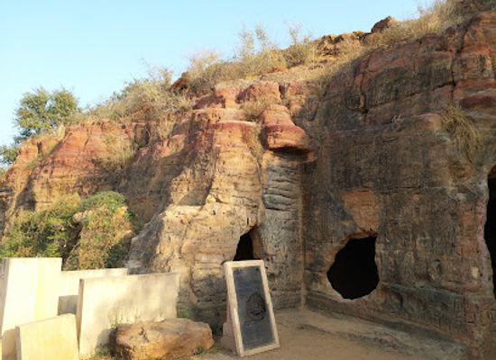 india/kutch/landmark/siyot-caves