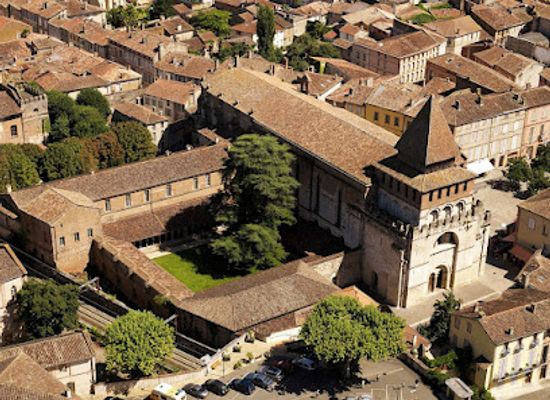 france/languedoc/landmark/saint-pierre-abbey-in-moissac