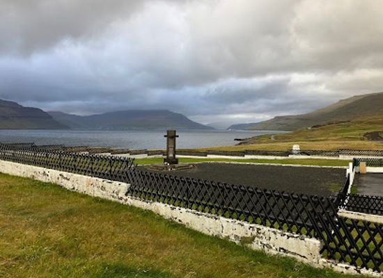 faroe-islands/strendur/landmark/forlis-stenstotte