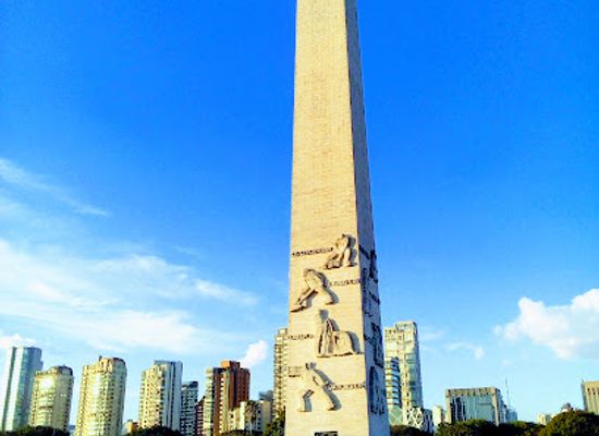 brazil/sao-paulo/landmark/obelisco-e-monumento-mausoleu-ao-soldado-constitucionalista-de-32