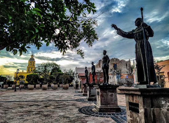 mexico/queretaro/centro-historico/landmark/plaza-de-los-fundadores