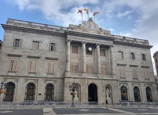 spain/barcelona/landmark/barcelona-city-hall