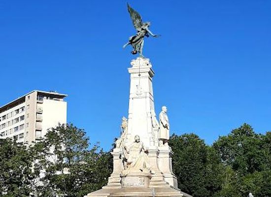 france/dijon/landmark/pl-de-la-republique