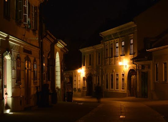 hungary/eger/landmark/kis-dobo-ter