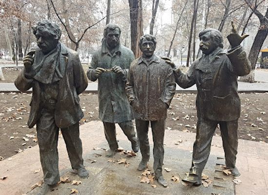 armenia/lori/landmark/sculpture-group-men