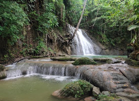 indonesia/southeast-papua/landmark/wafsarak-waterfall