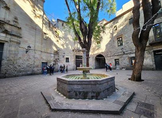 spain/barcelona/landmark/placa-de-sant-felip-neri