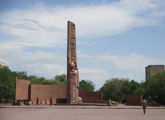 kazakhstan/aktobe/landmark/obelisk-slavy-aktobe