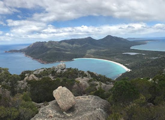 australia/freycinet-national-park/landmark/freycinet-peninsula