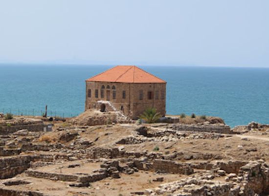 lebanon/jbeil/landmark/roman-columns-on-the-main-street
