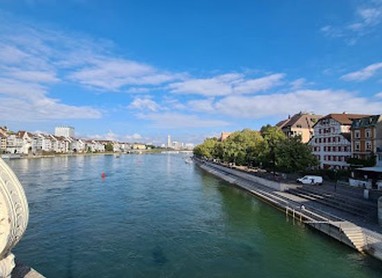 switzerland/basel/kleinbasel/landmark/promenade-unterer-rheinweg