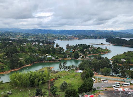 colombia/guatape/landmark/letrero-guatape