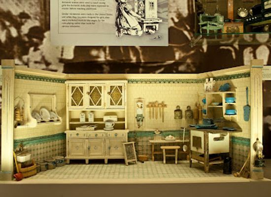 arizona/tucson-mountain-park/landmark/the-mini-time-machine-museum-of-miniatures
