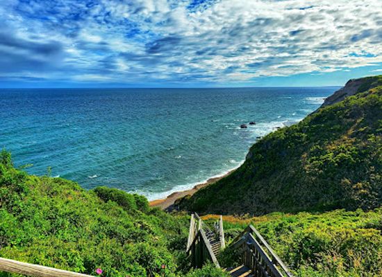 rhode-island/block-island/landmark/mohegan-bluffs