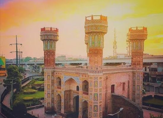 pakistan/punjab/landmark/chuburji