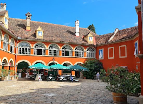 austria/styria/landmark/schloss-kornberg-bardeau-sches-kultur-und-ausstellungszentrum