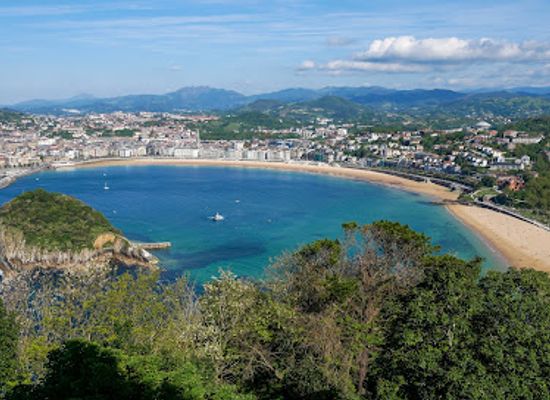 spain/san-sebastian/antiguo/landmark/igeldo-mendiko-itsasargia