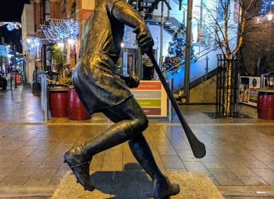 ireland/wexford/landmark/nicky-rackard-statue