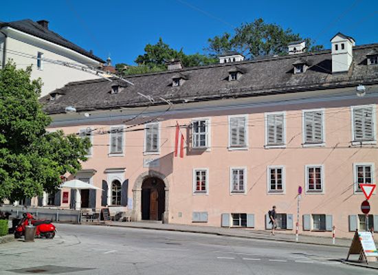 austria/salzburg/landmark/mozart-residence