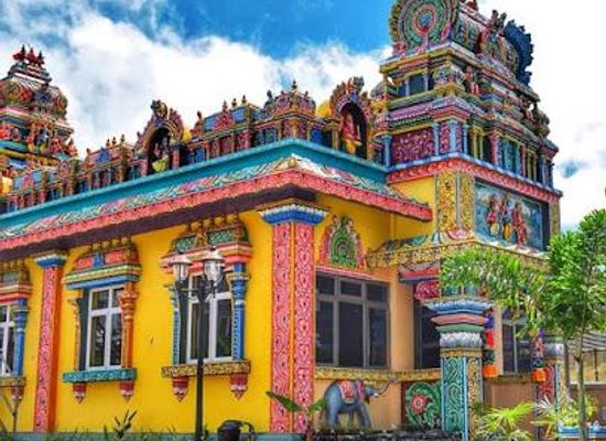 mauritius/pamplemousses/landmark/henrietta-ramar-kovil