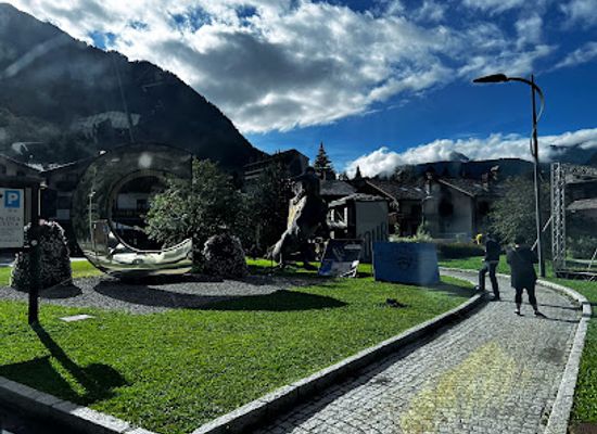 italy/courmayeur/landmark/regional-office-du-tourisme