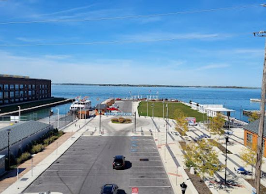 ohio/sandusky/landmark/moseley-s-rooftop-bar