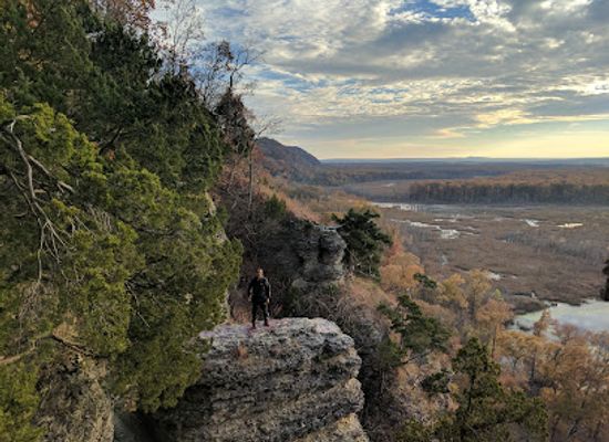 illinois/shawnee-hills/landmark/inspiration-point-trailhead