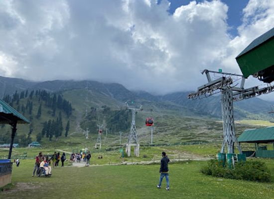 india/gulmarg/landmark/apharwat-gondola