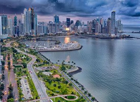 panama/panama-city/landmark/av-balboa