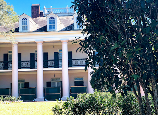 louisiana/river-parishes/landmark/oak-alley-plantation