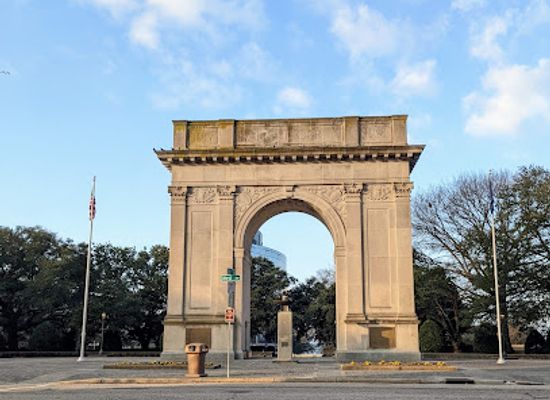 virginia/newport-news/landmark/newport-news-victory-arch