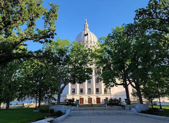 wisconsin/madison/capitol-square/landmark/capital-square-south-parking-ramp