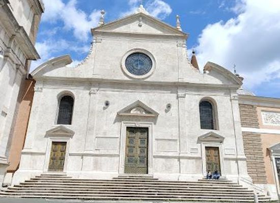 vatican-city/vatican-museums/landmark/basilica-parrocchiale-santa-maria-del-popolo
