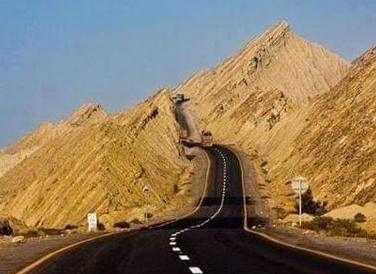 pakistan/makran-coastal-highway/landmark/natural-oil-point
