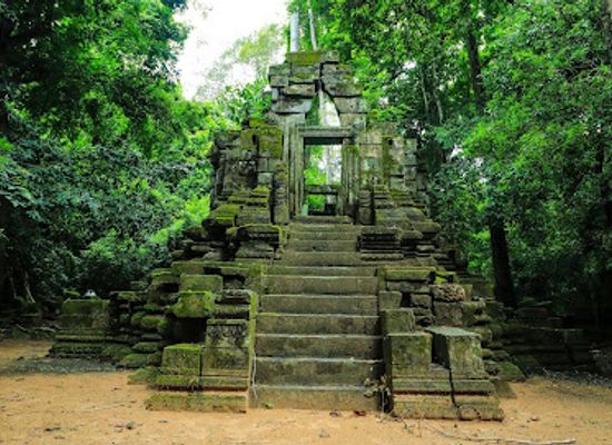 cambodia/oddar-meanchey/landmark/prasat-top-east