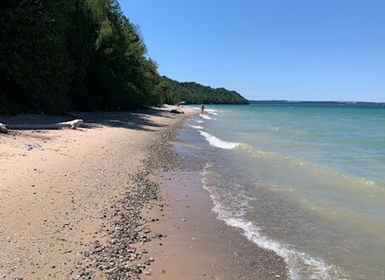 michigan/sleeping-bear-dunes-national-lakeshore/landmark/port-oneida-beach