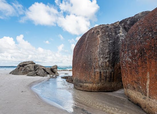 australia/central-victoria/landmark/squeaky-beach