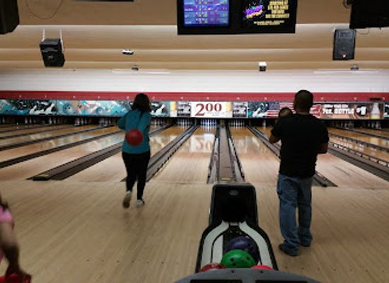 illinois/cicero/landmark/town-hall-bowl-and-banquet