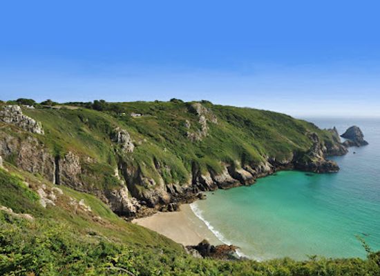 guernsey/vale/landmark/moulin-huet-bay