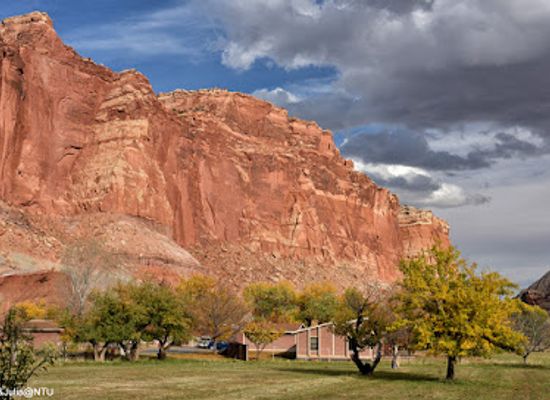 utah/capitol-reef-national-park/landmark/ripple-rock-nature-center